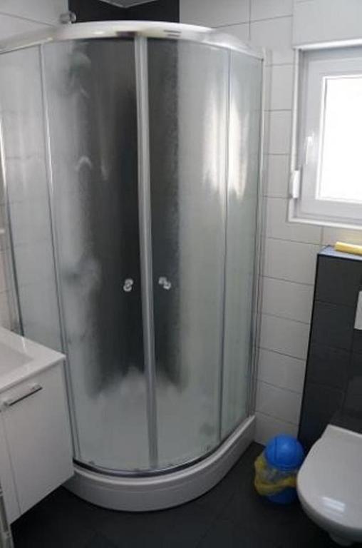 Apartments Karlo Baska Voda Bilik gambar