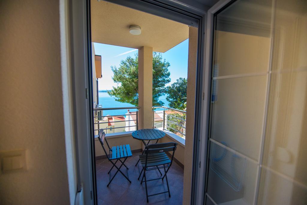 Apartments Karlo Baska Voda Bilik gambar