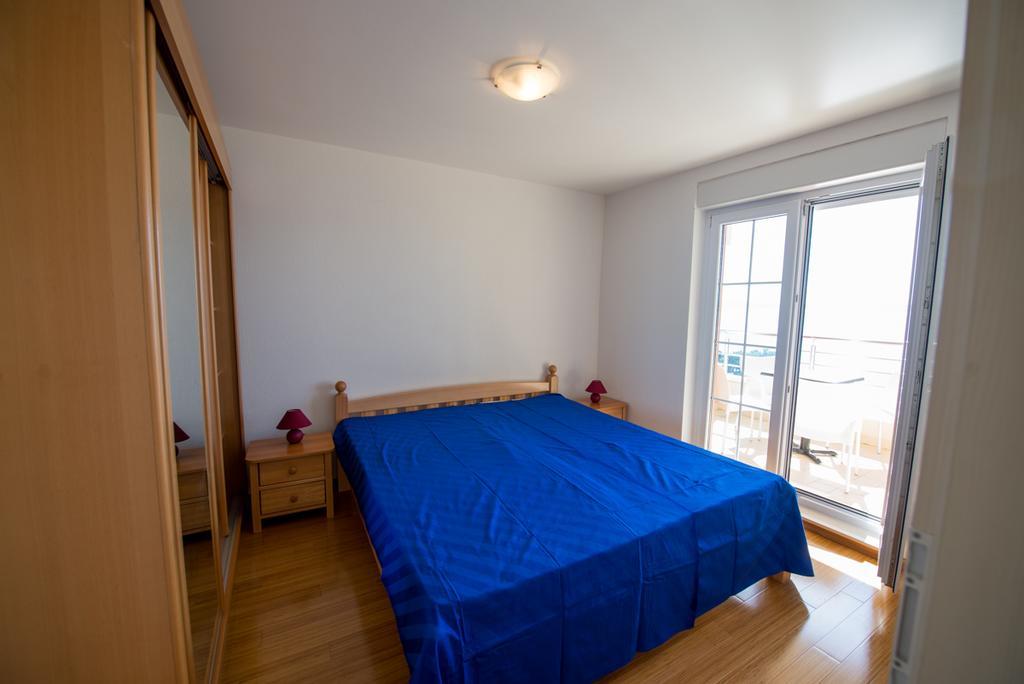 Apartments Karlo Baska Voda Bilik gambar