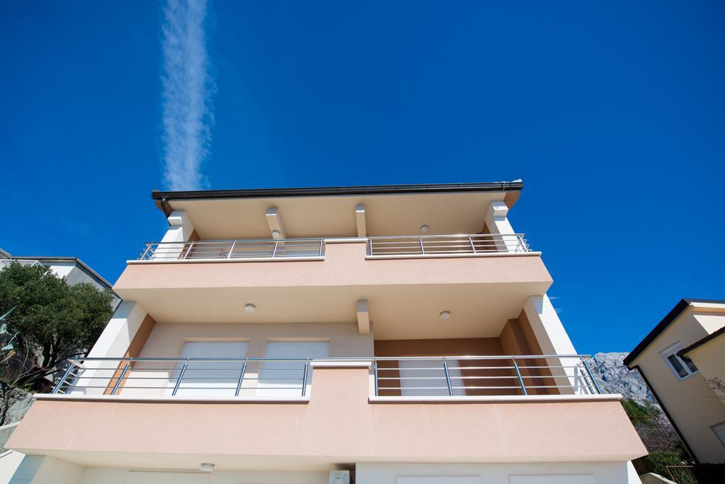 Apartments Karlo Baska Voda Luaran gambar