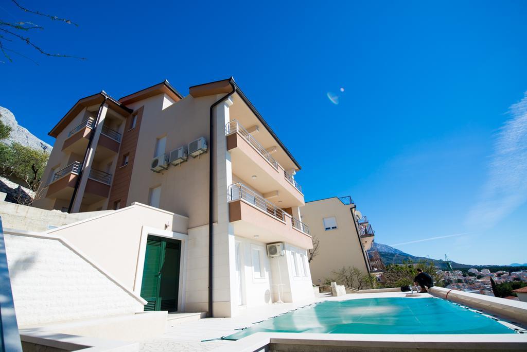 Apartments Karlo Baska Voda Luaran gambar