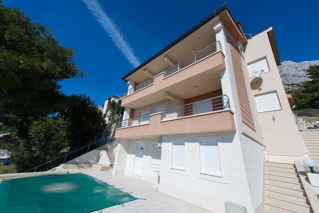 Apartments Karlo Baska Voda Luaran gambar