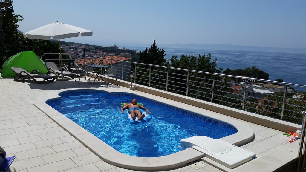 Apartments Karlo Baska Voda Luaran gambar